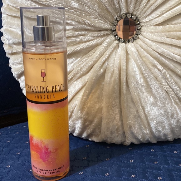 BATH & BODY WORKS SET. . . SPARKLING PEACH SANGRIA SCENT - Picture 4 of 4